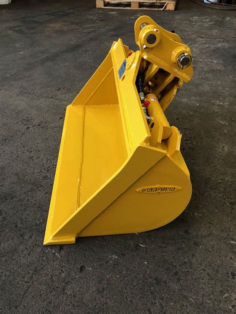 tilted buckets for excavators